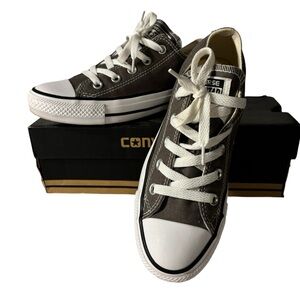 Converse Chuck Taylor All Star Womens Classic Sneaker